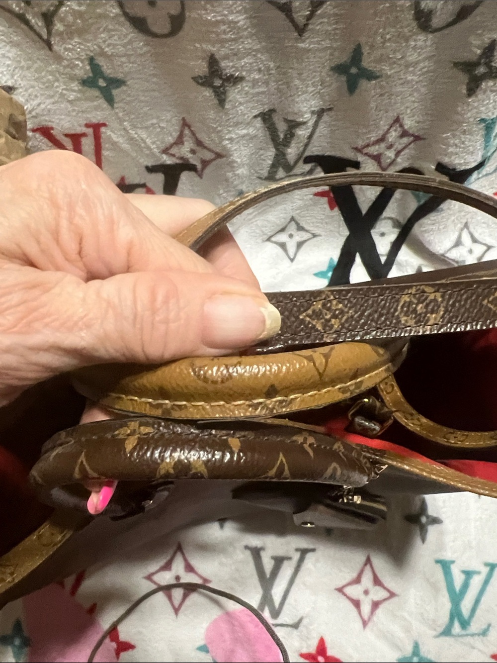 Louis Vuitton Brown reverse Monogram On The Go GM Tote with Pouch - Picture 10 of 11